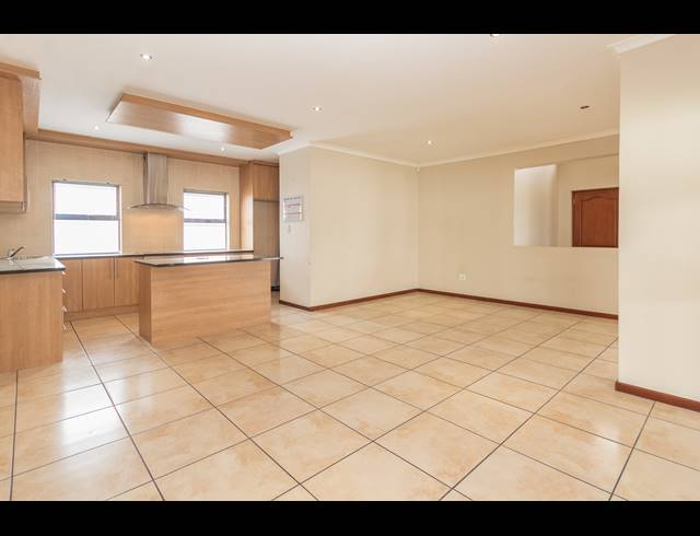 4 BEDROOM FREEHOLD FOR SALE IN PARKLANDS